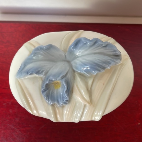 Vintage Fitz and Floyd 1983 trinket box jewelry case floral iris design stamped - Picture 2 of 7